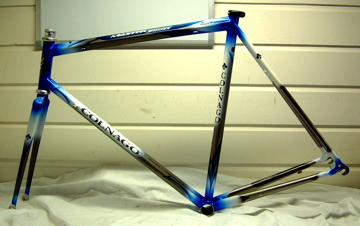 Colnago-Master-BiTitan_left_副本.jpg