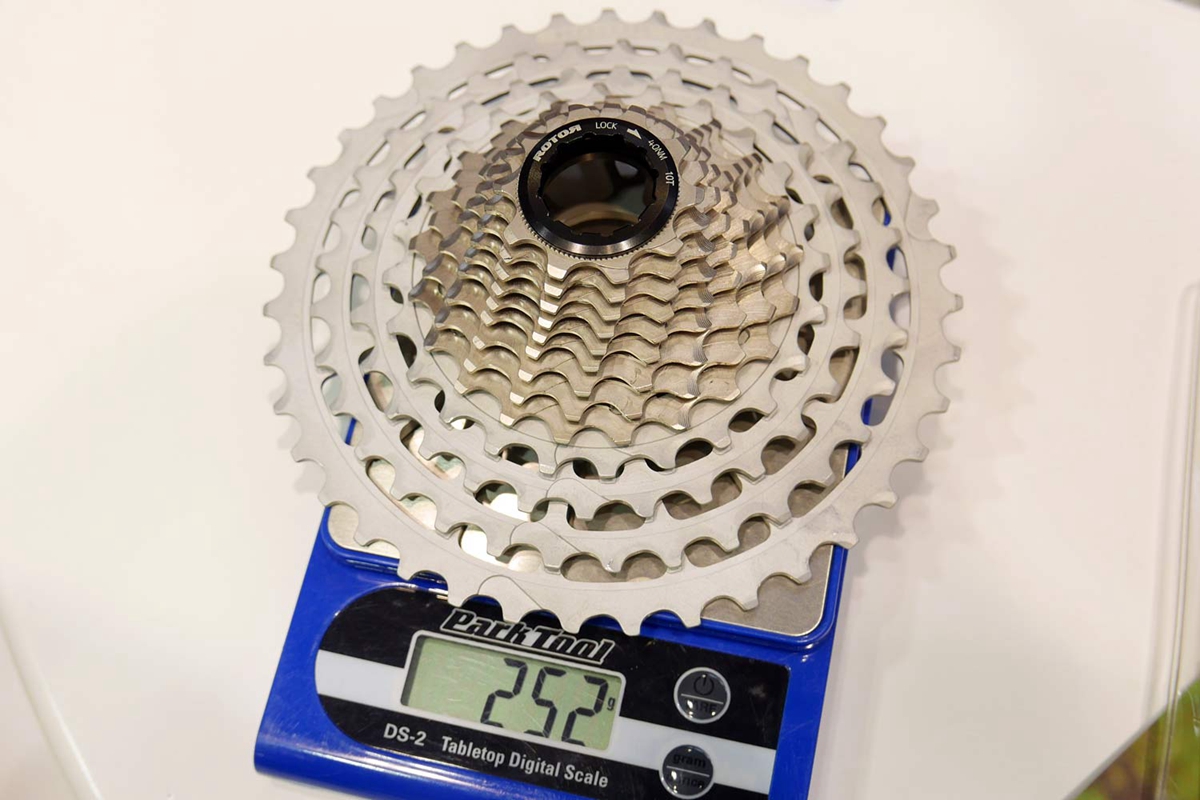 Rotor-1x13_13-speed-hydraulic-single-ring-road-gravel-cyclocross-mountain-bike-drivetrain_actual-weight-252g-10-39-cassette.jpg