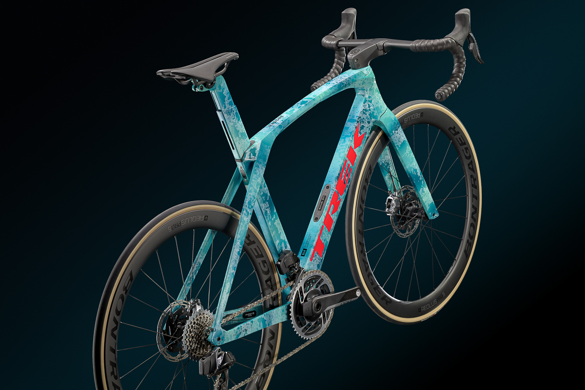 Madone_Seafoam_ICON_3.jpg