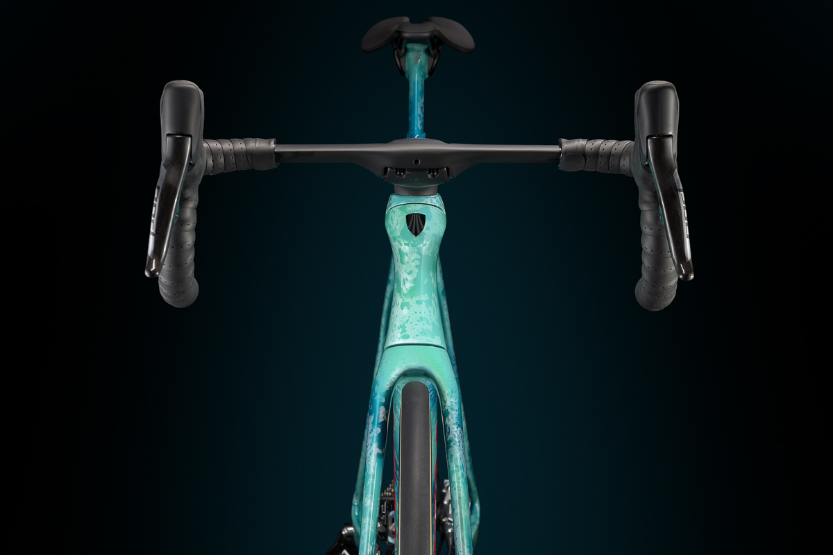 Madone_Seafoam_ICON_5.jpg