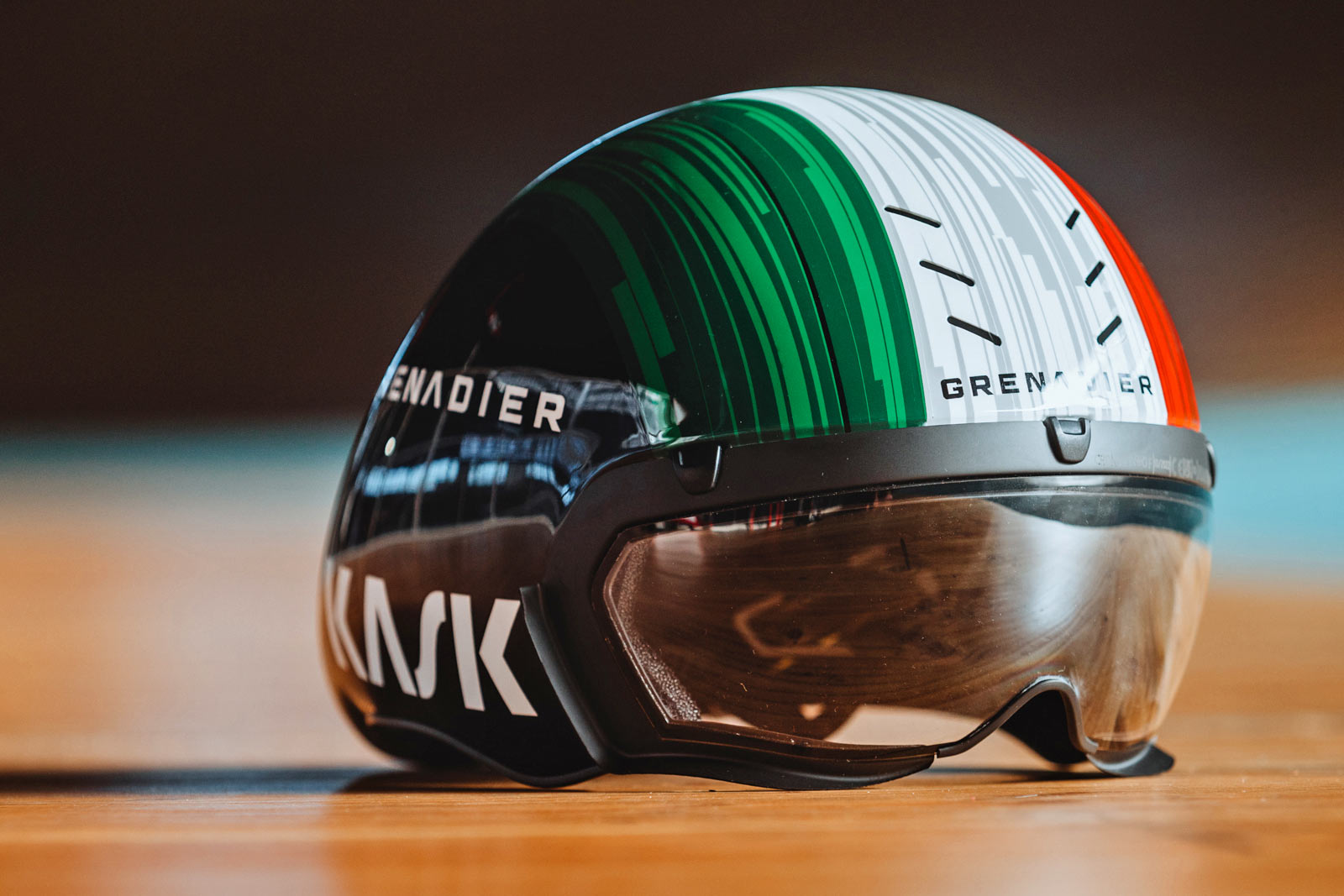 Kask-Bambino-Pro-Evo-aerodynamic-TT-helmet_new-Aero-Pro-Visor_photo-by-Chris-Auld.jpg