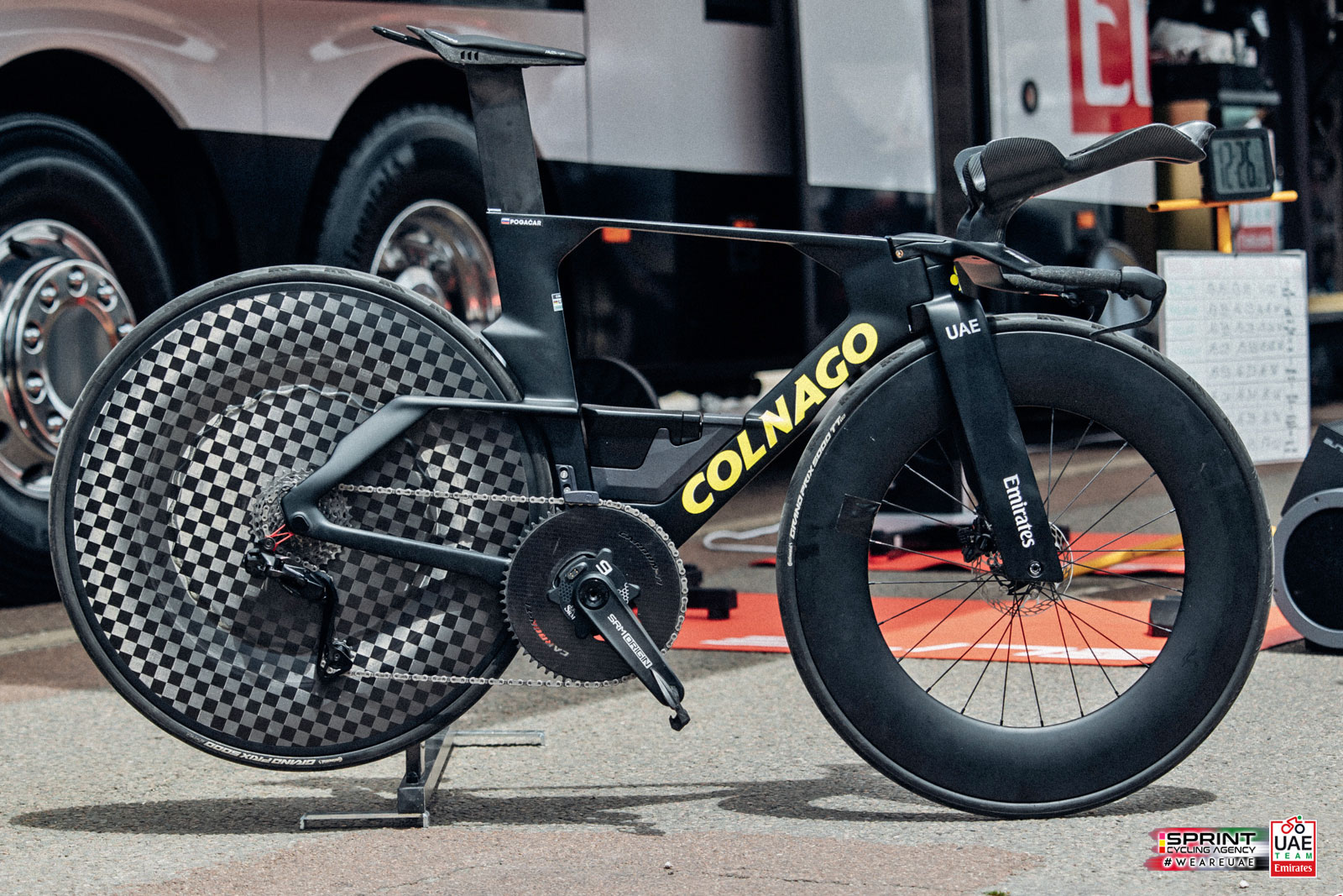 Tadej-Pogacar-custom-2024-Tour-de-France-winning-Colnago-TT1-time-trial-bike_photo-SprintCyclingAgency_complete-bike.jpg